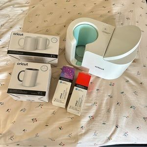 Cricut Mug Press with 2 mugs and Infusible Ink